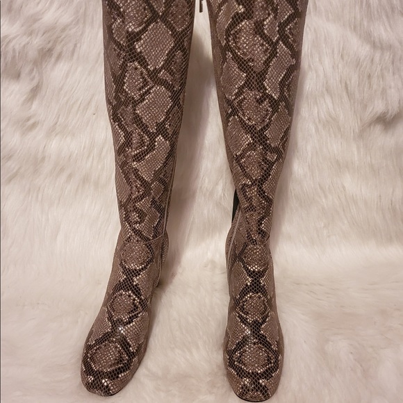 NWOT Donald Pliner Snakeprint Boots - Picture 2 of 3